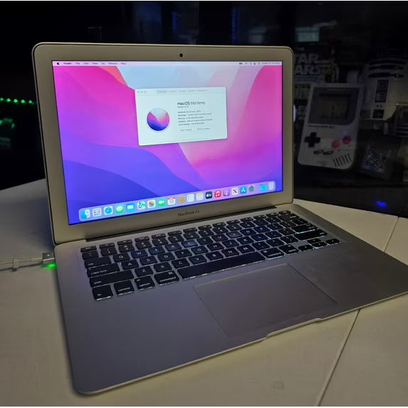 Refurbished APPLE MACBOOK AIR MD231LL/A - 13.3" Intel Core i5 4GB 64GB Storage - 2012 (Good)